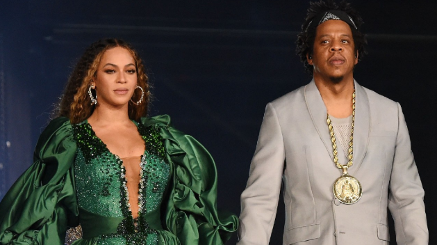 Beyonc Jay Z Show Off Their Love In Oscars Gold Party Photos Artist On The Rise