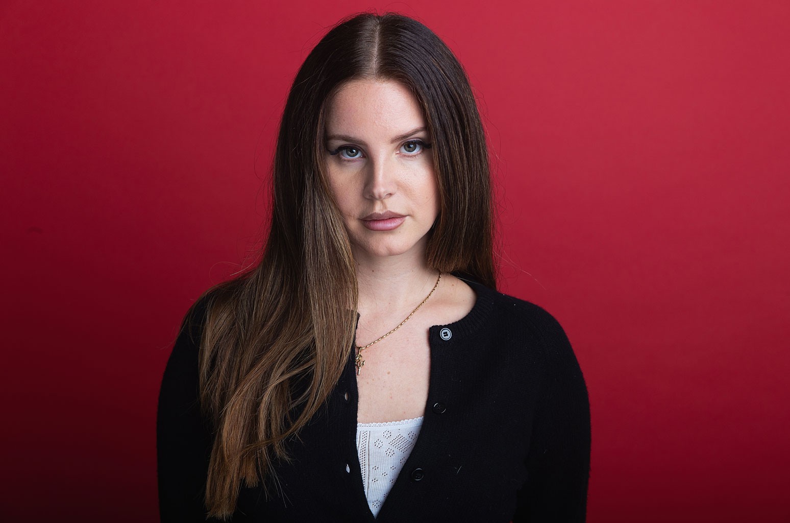 Lana Del Rey Sets New Album 'Blue Banisters' Artist On The Rise